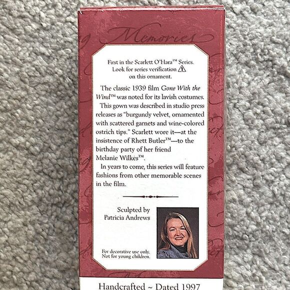 Hallmark Keepsake Ornament: Scarlett O’Hara - Picture 4 of 9